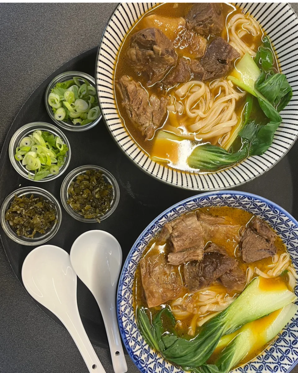 Sopa de ternera taiwanesa de XiongHeJia